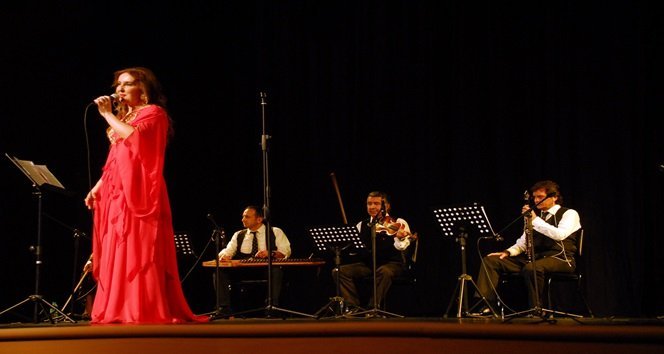 YEŞİLÇAM FİLMLERİNİN UNUTULMAZ ŞARKILARI SEYİRCİYLE BULUŞTU. (MURAT KÜÇÜK - UFUK DURAK/ZONGULDAK-İHA)