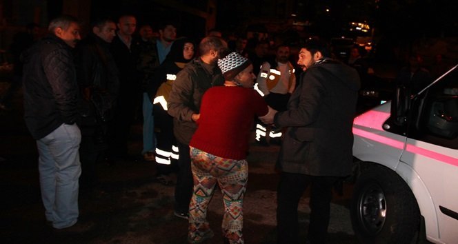 HAMİLE KADIN KENDİSİNİ KURTARAN POLİSLERE KENDİSİNİ BIRAKMALARINI VE ÖLMEK İSTEDİĞİNİ SÖYLEDİ. (VEDAT KILIÇ/ZONGULDAK-İHA)