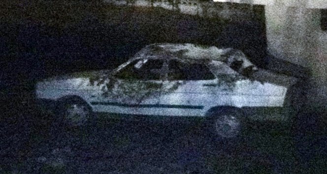 ZONGULDAK'IN ÇAYCUMA İLÇESİNDE VİRAJI ALAMAYAN OTOMOBİL, TAKLA ATARAK BİR EVİN BAHÇESİNE UÇTU. KAZADA 4 KİŞİ YARALANDI. (EMRAH YILDIZ/ZONGULDAK-İHA)