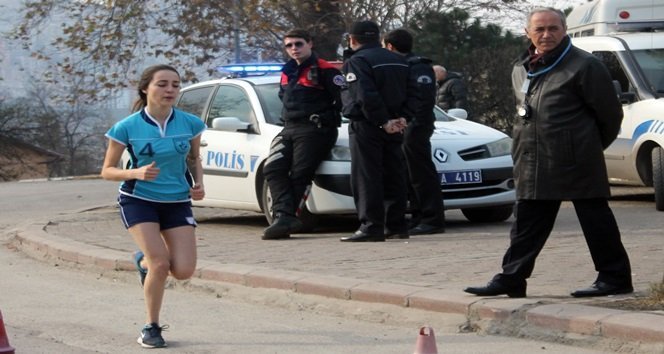 ZONGULDAK'TA OKULLARARASI İL SEÇMELERİ KOŞU YARIŞI GERÇEKLEŞTİRİLDİ. (MURAT KÜÇÜK - UFUK DURAK/ZONGULDAK-İHA)