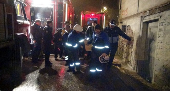 YANGIN, UYKUDA YAKALADI: 1 ÖLÜ