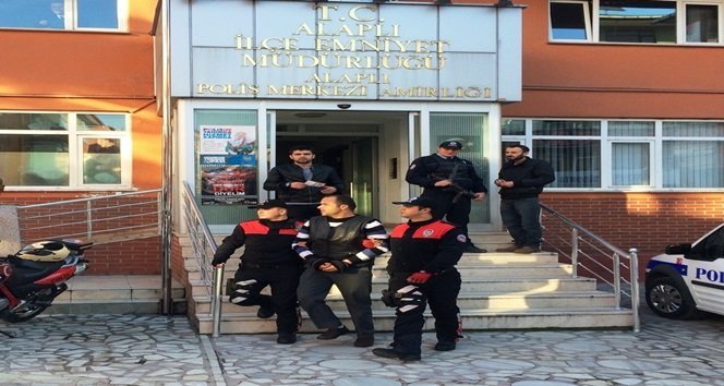 ÜZERİNDE UYUŞTURUCU HAP İLE YAKALANDI
