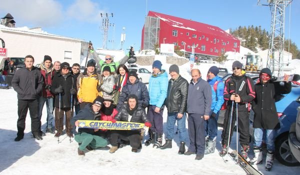 Kartalkaya’da yarışmacılara kayak keyfi