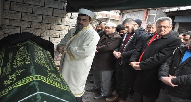 ÇALIŞTIĞI İŞ YERİNE AİT MONT TABUTUN ÜZERİNE ÖRTÜLDÜ. (İHA/ZONGULDAK-İHA)