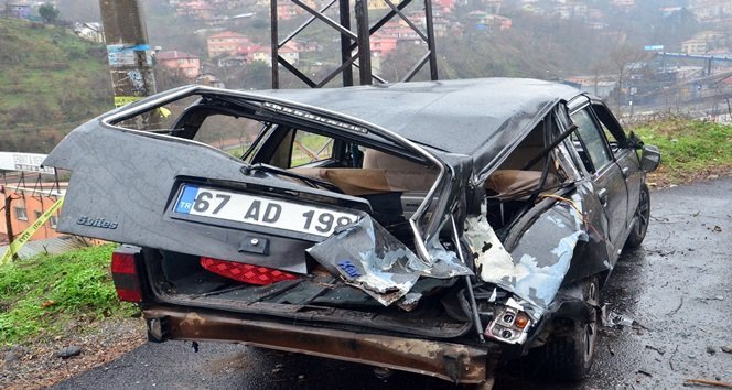 MERSİN KOZLU GÜNEY MAHALLESİ SANAYİ SİTESİ BÖLGESİNDE KAZA YAPAN ARACI KURTARMAYA GELEN VİNÇ OPERATÖRÜ HÜSEYİN MUMCU, YÜKSEK ELEKTRİK AKIMINA KAPILARAK AĞIR YARALANDI. (İLHAN GÖKÇEN/ZONGULDAK-İHA)