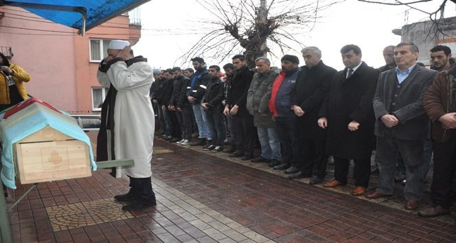 METAN GAZI ZEHİRLENMESİNDEN ÖLEN İŞÇİ TOPRAĞA VERİLDİ
