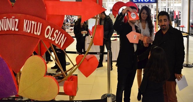 ESAS 67 AVM’DE “SEVGİLİLER GÜNÜ” HEYECANI