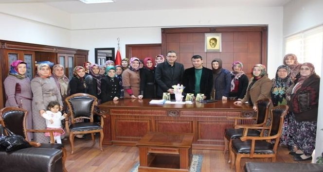 DEFNE KOKAN KINALI ELLERDEN ZİYARET