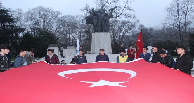KDZ. EREĞLİ'DE YAKLAŞIK 500 KADAR ÜLKÜCÜ GURUP TERÖR SALDIRILARINA TEPKİ GÖSTERDİ. (VEDAT KILIÇ/ZONGULDAK-İHA)