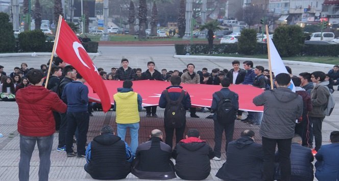 KDZ. EREĞLİ'DE YAKLAŞIK 500 KADAR ÜLKÜCÜ TERÖR SALDIRILARINA TEPKİ GÖSTERDİ. (VEDAT KILIÇ/ZONGULDAK-İHA)