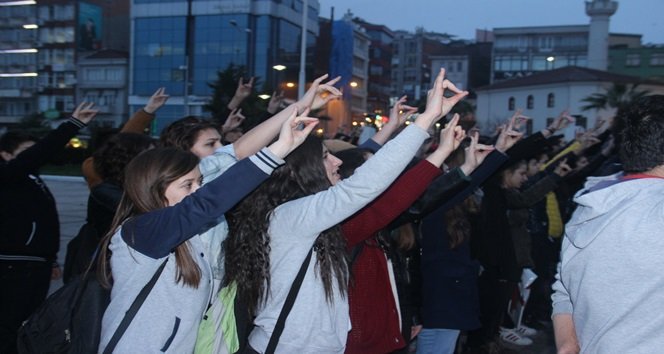 KDZ. EREĞLİ ÜLKÜ OCAKLARI TARAFINDAN DÜZENLENEN TERÖRE TEPKİ EYLEMİNE ÇOK SAYIDA LİSE ÖĞRENCİSİ KATILDI. (VEDAT KILIÇ/ZONGULDAK-İHA)