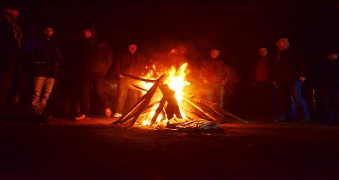 ZONGULDAK’TA BİR TERMİK SANTRALİN TAŞERON FİRMASINDA ÇALIŞAN 138 İŞÇİ MAAŞLARINI DÜZENLİ ALAMADIKLARI GEREKÇESİYLE EYLEM BAŞLATTI. (İLHAN GÖKÇEN - ONUR ALTINDAĞ - SERTAÇ ÖZDEMİR/ZONGULDAK-İHA)