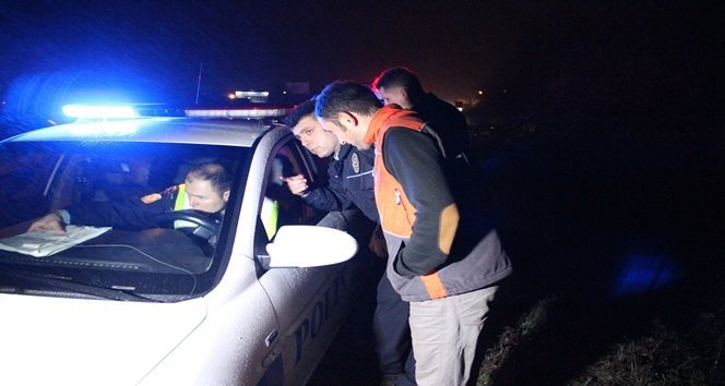 KAZA YAPAN SÜRÜCÜNÜN YERİNE GEÇMEYE ÇALIŞAN ESAD DEMİRDÖĞER "YARALI KOMADA" DENİNCE GERÇEĞİ KARAKOLDA İTİRAF ETTİ. (VEDAT KILIÇ/ZONGULDAK-İHA)