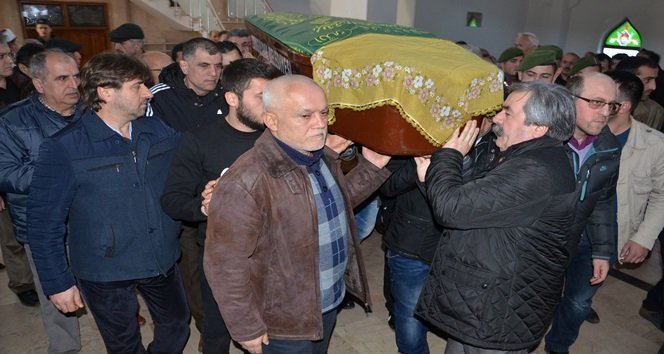 MEDİPOL BAŞAKŞEHİR'DE VE U21 MİLLİ TAKIMI'NDA FORMA GİYEN SAĞ KANAT OYUNCUSU 21 YAŞINDAKİ ENVER CENK ŞAHİN'İN BABAANNESİ SON YOLCULUĞUNA UĞURLANDI. (İLHAN GÖKÇEN - SERTAÇ ÖZDEMİR/ZONGULDAK-İHA)