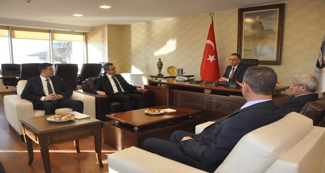 27.VERGİ HAFTASI ETKİNLİKLERİ KAPSAMINDA VERGİ DAİRESİ BAŞKANI KAZIM KARACA VE DAİRE MÜDÜRLERİ ZTSO BAŞKANI METİN DEMİR VE YÖNETİM KURULUNU ZİYARET ETTİ. (İLHAN GÖKÇEN/ZONGULDAK-İHA)