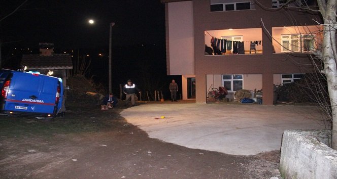 ZONGULDAK'IN EREĞLİ İLÇESİ YAZICILAR KÖYÜNDE BÜLENT KESKİN AMCA OĞLUNU AV TÜFEĞİ İLE ÖLDÜRDÜ. (VEDAT KILIÇ/ZONGULDAK-İHA)