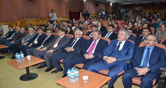 BEÜ’DE “VERGİ BİLİNCİ VE GÖNÜLLÜ UYUM” ADLI PANEL