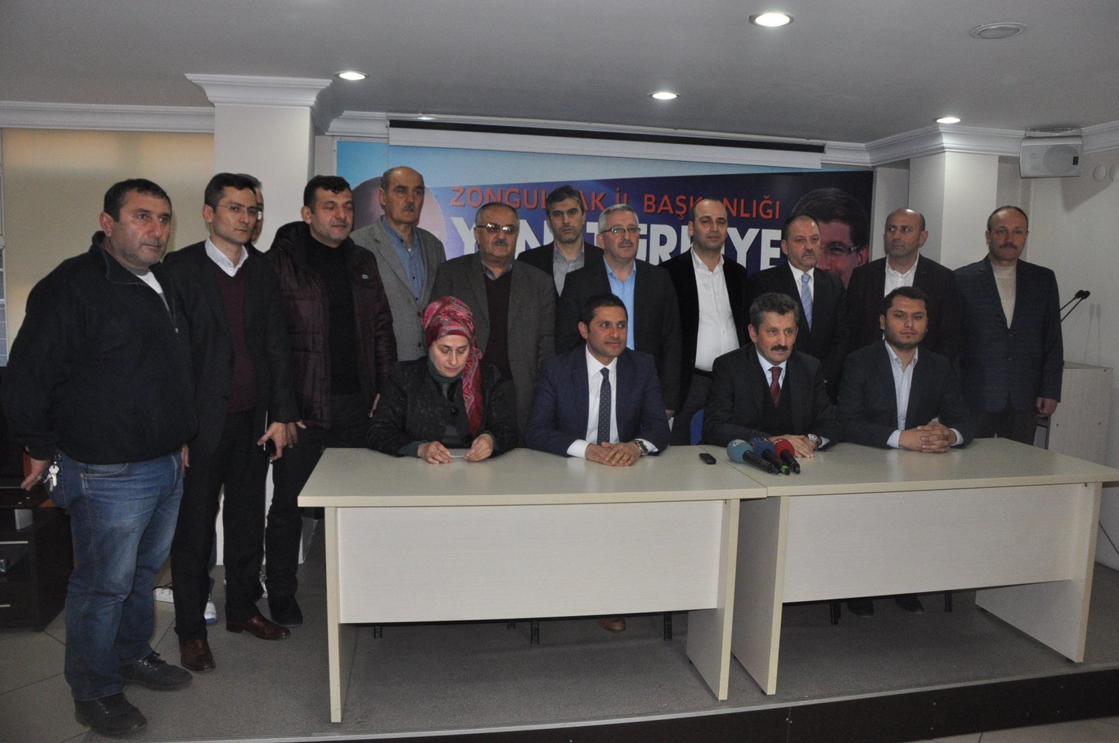 AK PARTİ İL BAŞKANI ZEKİ TOSUN CHP İL BİNASINA YAPILAN TAŞLI SALDIRIYI KINADI (İLHAN GÖKÇEN/ZONGULDAK-İHA)