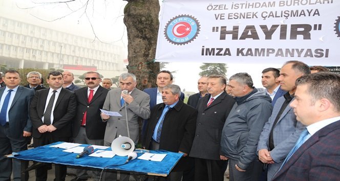 TÜRK-İŞ, BAŞBAKANLIK TARAFINDAN TBMM’YE SEVK EDİLEN VE KAMUOYUNDA “KİRALIK İŞÇİLİK” OLARAK TANIMLANAN “İŞ KANUNU İLE TÜRKİYE İŞ KURUMU KANUNU’NDA DEĞİŞİKLİK YAPILMASINA DAİR KANUN TASARISI” İLE YAPILMAK İSTENEN DÜZENLEMELERE YÖNELİK İŞÇİLERİN HASSASİYETİNİ ORTAYA KOYMAK VE TEPKİLERİ DUYURMAK AMACIYLA DÜZENLEDİĞİ “ÖZEL İSTİHDAM BÜROLARINA VE ESNEK ÇALIŞMAYA HAYIR” İMZA KAMPANYASI 29 ŞUBAT’TA 81 İLDE BAŞLADI. (ONUR ALTINDAĞ/ZONGULDAK-İHA)