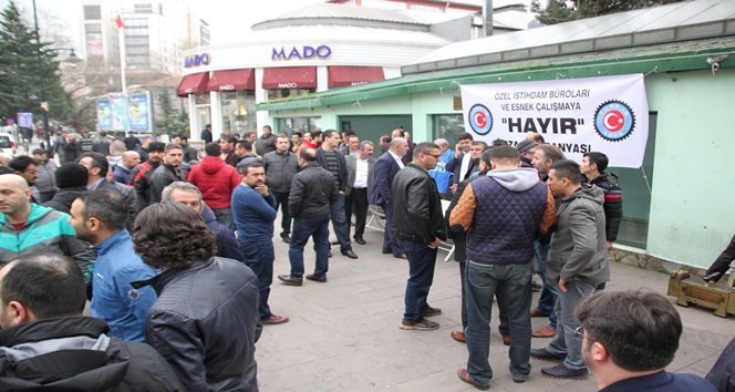 DEMİR-ÇELİK VE MADEN İŞÇİLERİ KDZ. EREĞLİ'DE İMZA KAMPANYASI BAŞLATARAK ÖZEL İSTİHDAM BÜROLARI KURULMASINI ÖNGÖREN TASARININ GERİ ÇEKİLMESİNİ İSTEDİ. (VEDAT KILIÇ/ZONGULDAK-İHA)
