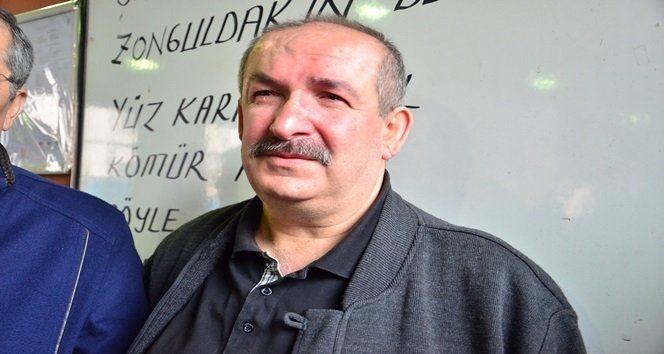 BÜYÜK FACİADAN SAĞ KURTULAN YALÇIN SARI, FACİADA ÖLEN ARKADAŞLARINI GÖZYAŞLARIYLA ANDI. (İLHAN GÖKÇEN - ONUR ALTINDAĞ/ZONGULDAK-İHA)