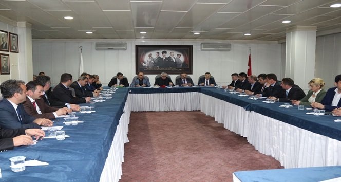 GENEL MADEN İŞÇİLERİ SENDİKASI (GMİS) GENİŞLETİLMİŞ BAŞKANLAR KURULU, GENEL BAŞKAN AHMET DEMİRCİ BAŞKANLIĞINDA SENDİKA GENEL MERKEZİ’NDE TOPLANDI. (İLHAN GÖKÇEN/ZONGULDAK-İHA)