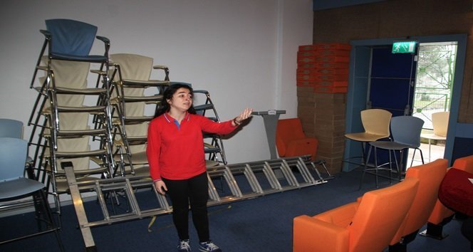 ÖĞRENCİLER İSTİKLAL MARŞI YARIŞMASINI DEPODA YAPTI