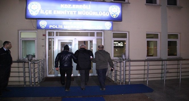 'SANA SEVGİLİ BULDUM' DİYE KANDIRDIĞI KİŞİNİN PARASINI GASP EDEN H.K. KAÇMAYA ÇALIŞIRKEN POLİS TARAFINDAN YAKALANDI. (VEDAT KILIÇ/ZONGULDAK-İHA)