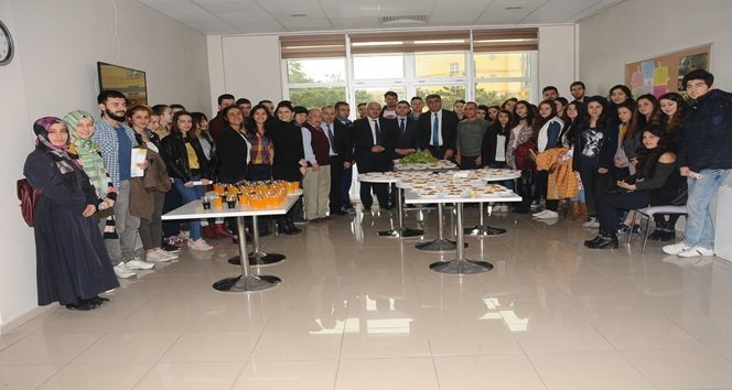 ÇAYCUMA HALK EĞİTİM MERKEZİNDEN ÖĞRENCİLERE MORAL ETKİNLİĞİ YAPILDI (EMRAH YILDIZ/ZONGULDAK-İHA)