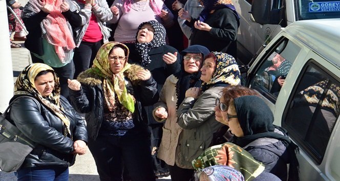 ANNE VE OĞLUNUN SEVENLERİ CENAZE TÖRENİNDE GÖZYAŞI DÖKTÜ. (İLHAN GÖKÇEN - ONUR ALTINDAĞ/ZONGULDAK-İHA)