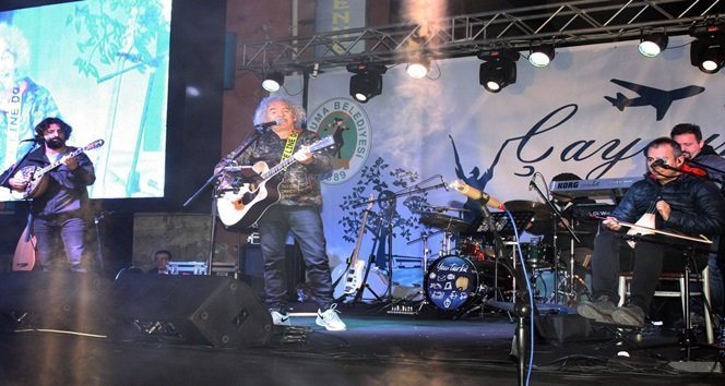 YENİ TÜRKÜ MÜZİK GRUBUNUN ÇAYCUMA BELEDİYESİNİN DAVETLİSİ OLARAK, VERDİĞİ KONSER MUHTEŞEM GÖRÜNTÜLERE SAHNE OLDU. (EMRAH YILDIZ/ZONGULDAK-İHA)