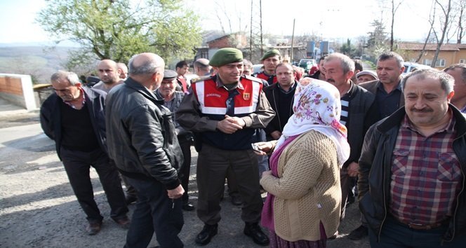 ZONGULDAK'IN EREĞLİ İLÇESİNDE GEBE KÖYÜ HALKI BAZ İSTASYONU İÇİN EYLEM YAPTI. (VEDAT KILIÇ/ZONGULDAK-İHA)