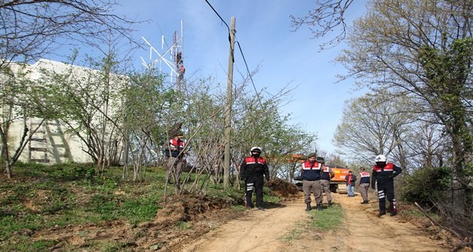 ZONGULDAK'IN EREĞLİ İLÇESİNDE GEBE KÖYÜ HALKI BAZ İSTASYONUNA KARŞI EYLEM YAPTI. (VEDAT KILIÇ/ZONGULDAK-İHA)