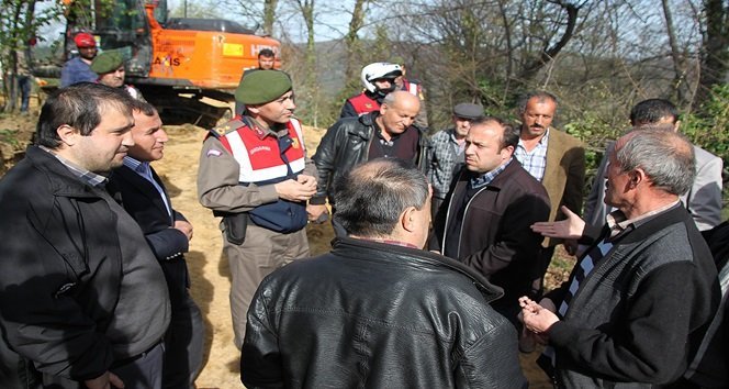 ZONGULDAK'IN EREĞLİ İLÇESİNE BAĞLI GEBE KÖYÜNDE HALK BAZ İSTASYONUNA KARŞI EYLEM YAPTI. (VEDAT KILIÇ/ZONGULDAK-İHA)