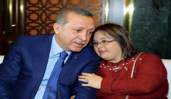 Sarayın En Özel Davetlisi Çaycumalı Elvan Oldu