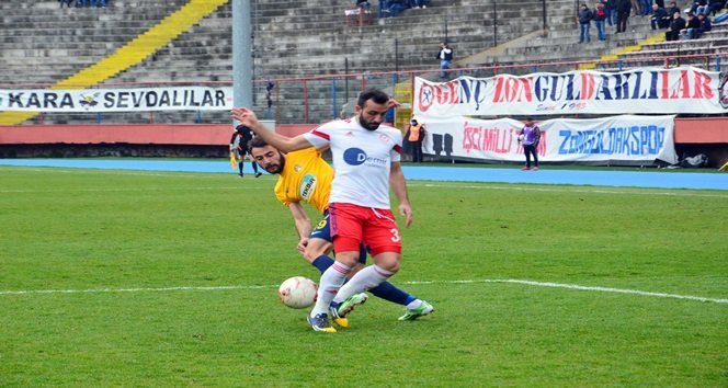 SPOR TOTO 3. LİG 1. GRUP'TA ZONGULDAK KÖMÜRSPOR, EVİNDE KARŞILAŞTIĞI KIRIKHANSPOR'U 3-0 MAĞLUP ETTİ. (İLHAN GÖKÇEN - ONUR ALTINDAĞ/ZONGULDAK-İHA)