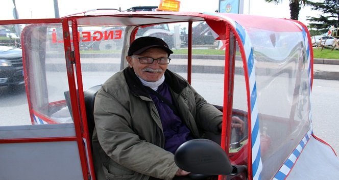 ZONGULDAK’IN EREĞLİ İLÇESİNDE YAŞAYAN 83 YAŞINDAKİ BAYRAM TEKCE, KENDİ TASARLADIĞI ENGELLİ ARACI İLE HER GÜN 30 KİLOMETRE YOL GİDİYOR. BAYRAM TEKCE, ENGELLİ ARACININ KENDİSİNE 6 BİN 500 TL'YE MAL OLDUĞUNU SÖYLEDİ. (İHA/ZONGULDAK-İHA)
