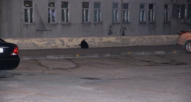 KDZ. EREĞLİ'DE EMNİYET MÜDÜRLÜĞÜ BİNASI YAKININA BIRAKILAN ŞÜPHELİ ÇANTA POLİS EKİPLERİ ALARMA GEÇİRDİ. (VEDAT KILIÇ/ZONGULDAK-İHA)