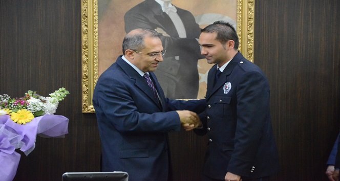 ERÇEKLEŞEN TÖREN ESNASINDA KONUŞAN ZONGULDAK VALİSİ ALİ KABAN, ŞEHİTLERİMİZ VE KARAMAN GAZİLERİMİZ HER DAİM GÖNÜLLERDE YAŞAYACAK DEDİ. (İLHAN GÖKÇEN/ZONGULDAK-İHA)