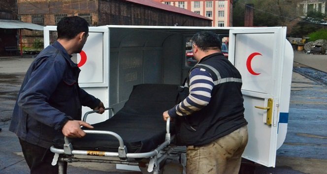 ZONGULDAK’TA MADEN OCAKLARINDA YAŞANAN İŞ KAZALARINA ÇÖZÜM AMACIYLA ÜRETİLEN AMBULANS VAGON BÜYÜK İLGİ GÖRDÜ. KURUMUN ATÖLYESİNDE ÜRETİLEN AMBULANS VAGON SAYESİNDE, YER ALTINDA KAZA GEÇİREN İŞÇİLER DAHA İYİ KOŞULDA VE DAHA KISA SÜREDE YER ÜSTÜNE ÇIKARTILABİLECEK. (İLHAN GÖKÇEN - ONUR ALTINDAĞ - SERTAÇ ÖZDEMİR/ZONGULDAK-İHA)