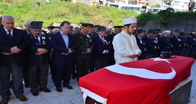 ZONGULDAK’TA, ÖNCEKİ GÜN VEFAT EDEN 86 YAŞINDAKİ KORE GAZİSİ MEHMET ENGİN, SON YOLCULUĞUNA UĞURLANDI. (İLHAN GÖKÇEN - ONUR ALTINDAĞ/ZONGULDAK-İHA)