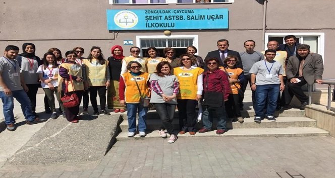 ŞEHİT SALİM UÇAR İLKOKULUNDA FİDAN DİKİMİ