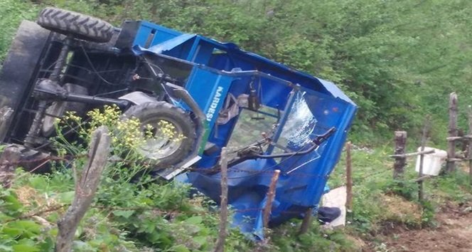 ZONGULDAK'IN EREĞLİ İLÇESİNDE 'PAT PAT' DİYE TABİR EDİLEN TARIM ARACININ DEVRİLMESİ SONUCU BİR KİŞİ AĞIR ŞEKİLDE YARALANDI. (VEDAT KILIÇ/ZONGULDAK-İHA)