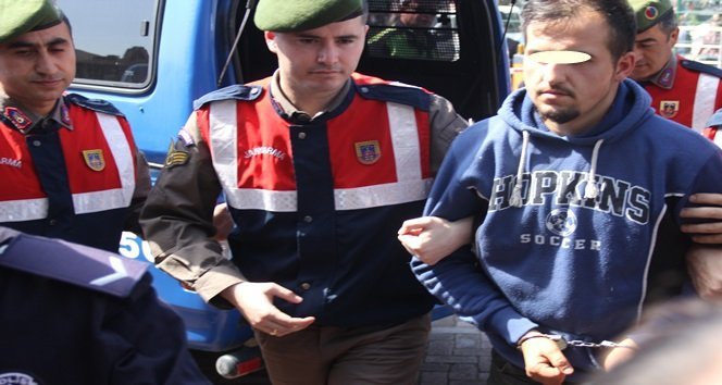 BARTIN'DA, 7 YAŞINDAKİ KIZ ÇOCUĞUNA CİNSEL İSTİSMARDA BULUNDUĞU İDDİA EDİLEN ZANLI, ADLİYEYE ÇIKARTILDI. (AKİF YAMAN - MUSTAFA KURT - SERKAN ARAT/BARTIN-İHA)