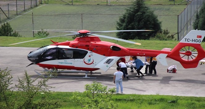 KARABÜK'TE BEYİN KANAMASI GEÇİREN BİR KİŞİ 112 HAVA AMBULANSI İLE ANKARA'YA NAKLEDİLDİ. (YASİN ERDEM/KARABÜK-İHA)
