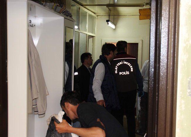 KARABÜK’TE BİR ŞAHIS, İDDİAYA GÖRE CEP TELEFONUNDA BULDUĞU AŞK MESAJLARI YÜZÜNDEN TARTIŞTIĞI EŞİNİ 10 YERİNDEN BIÇAKLAYARAK ÖLDÜRDÜ. (YASİN ERDEM/KARABÜK-İHA)