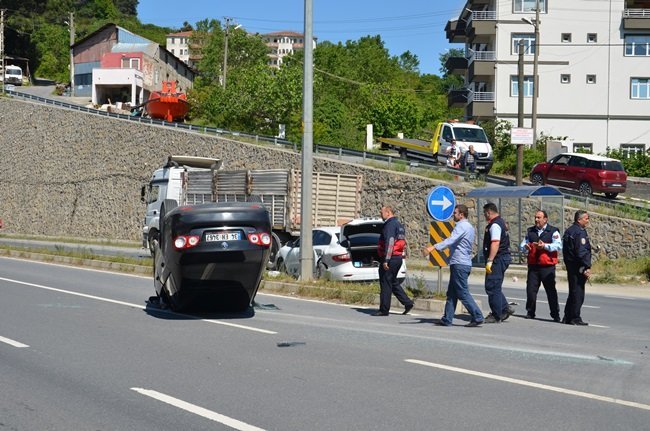 ALAPLI-KDZ. EREĞLİ KARAYOLUNDA, ARACIN TAKLA ATMASI SONUCU 3 KİŞİ YARALANDI. (ERTUĞRUL YÜKSEL/ZONGULDAK-İHA)
