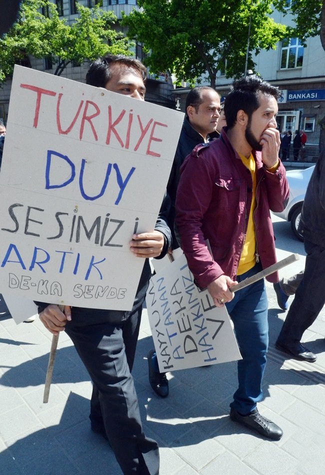 ZONGULDAK’TA ÇALIŞTIKLARI MADEN ŞİRKETİNE FETÖ/PDY SORUŞTURMASI KAPSAMINDA KAYYUM ATANAN MADEN İŞÇİLERİ, 1 MAYIS EMEK VE DAYANIŞMA GÜNÜ’NDE EYLEM YAPTI. (İLHAN GÖKÇEN/ZONGULDAK-İHA)