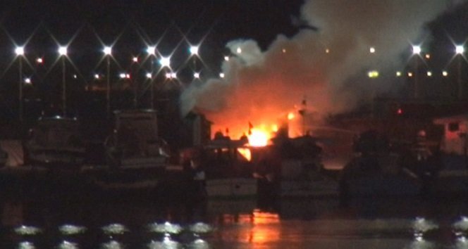 BALIKÇI BARINAĞINDAKİ BARAKA ALEV ALEV YANDI