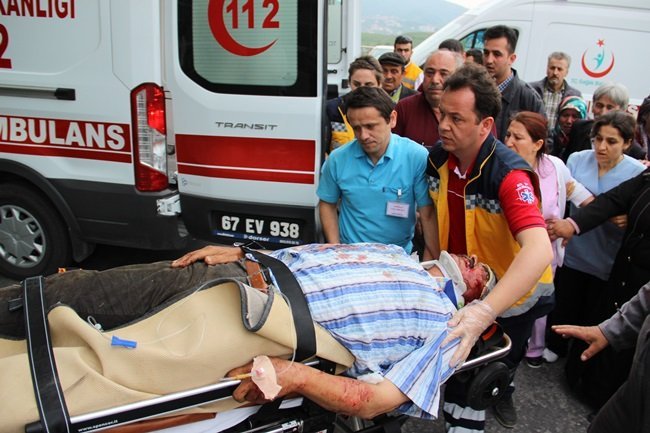KDZ. EREĞLİ İLÇESİNE BAĞLI YAZIÖREN KÖYÜ MUHTARI CENGİZ ALTAY KULLANDIĞI PAT PATIN ALTINDA KALARAK AĞIR ŞEKİLDE YARALANDI. (VEDAT KILIÇ/ZONGULDAK-İHA)